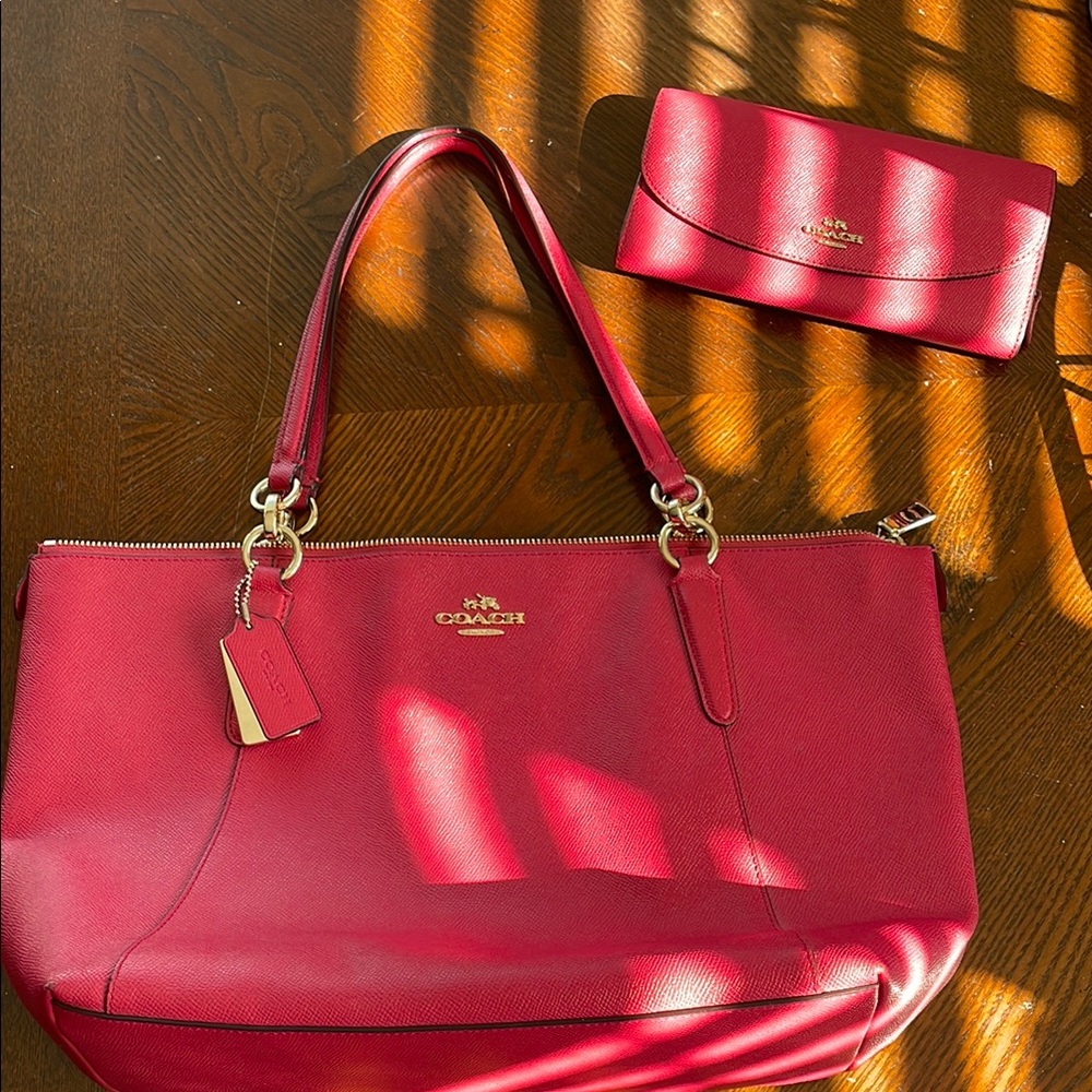 Coach Shoulder Bag w/wallet